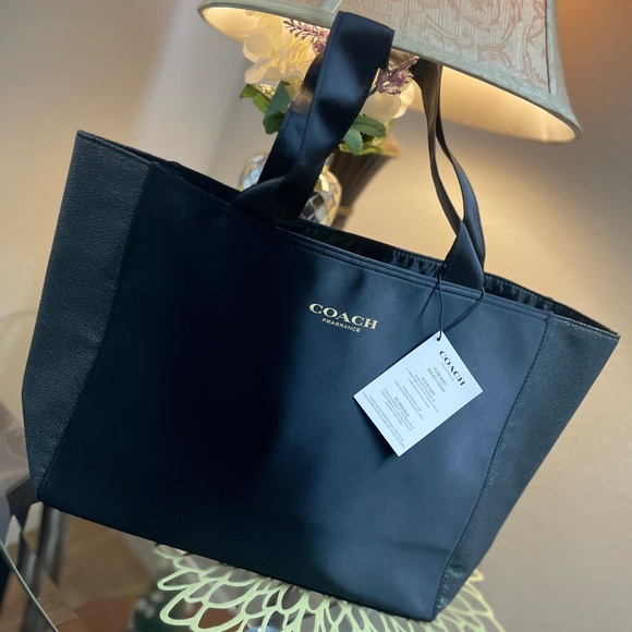 Coach - Picture 3 of 13